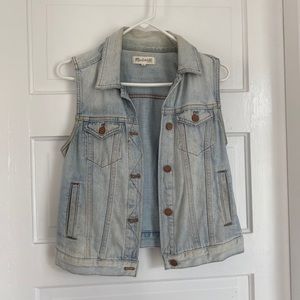 Madewell Jean Vest in Light Wash